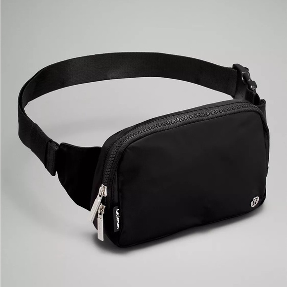 NWT [Lululemon] Large Everywhere Belt Bag in Black 🖤 - Picture 9 of 12